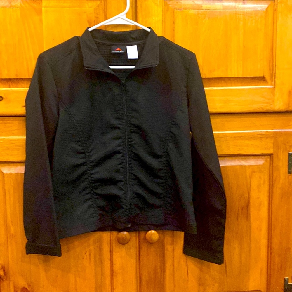 Black sport jacket, size small. Cascade sport.